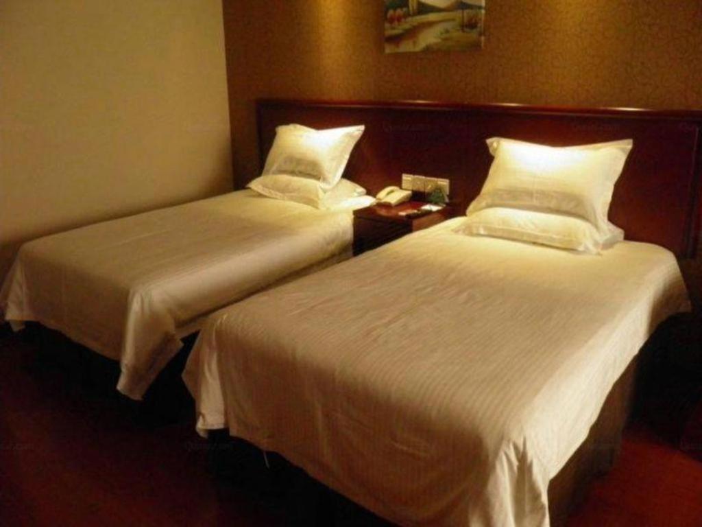 Greentree Inn Xi'An Bell And Drum Tower Food Street Ancient City Wall Ximen Express Hotel Exterior photo